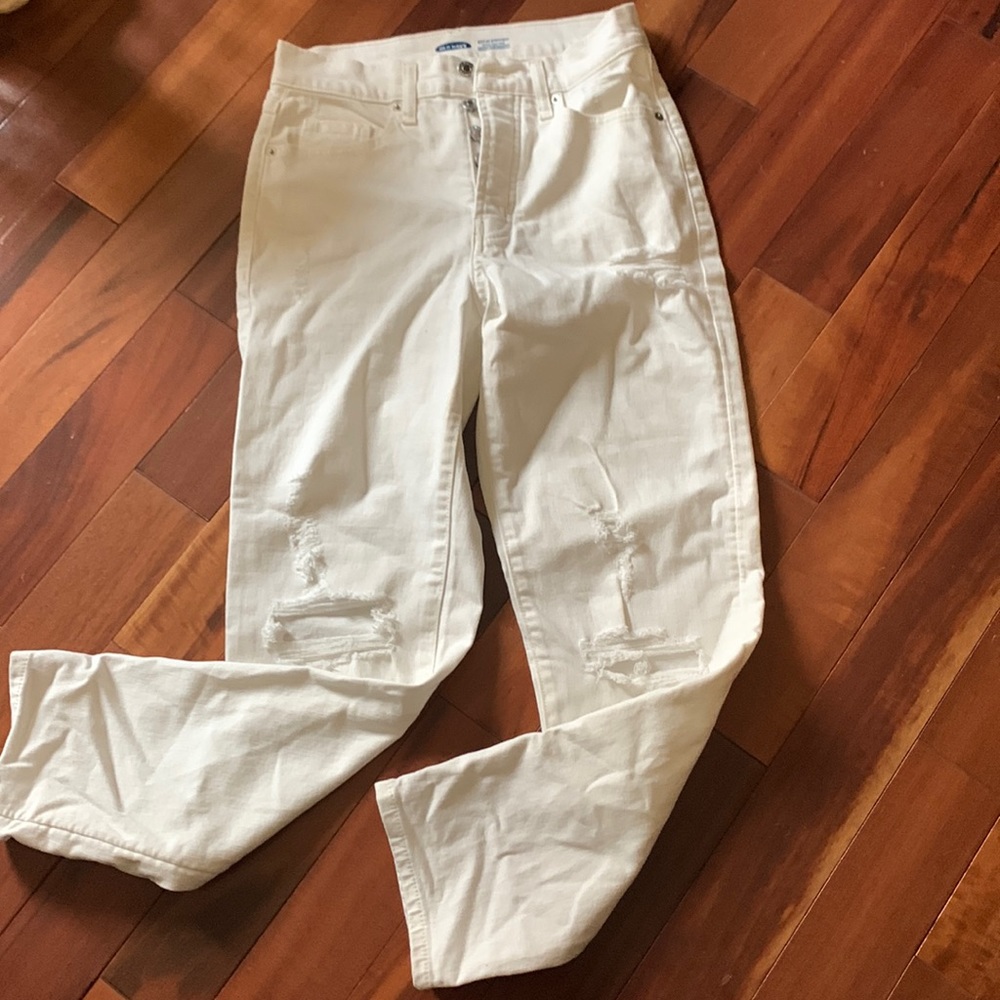 Never worn white distressed jeans